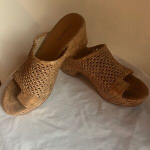 Baretraps Bethie wedge slide sandals - tan - size 8.5 - very lightly worn